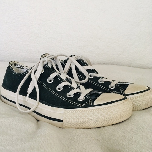 Black Converse - Picture 1 of 4